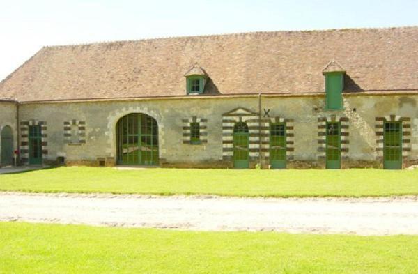 Chateau De Beaujeu Sens-Beaujeu Exterior photo