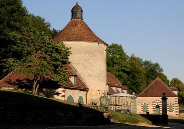 Chateau De Beaujeu Sens-Beaujeu Exterior photo